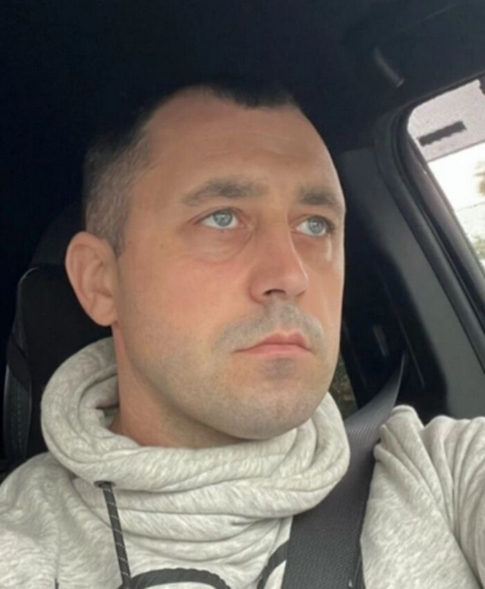 Російського військового судили заочно, який у Бучі направив двох мирних жителів на лінію зіткнення за тілами російських військових ➜ ZMINA 2