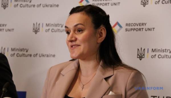 Близько 600 музейних цінностей, вкрадених РФ з України, внесено до бази Інтерполу – заявила Бережна.