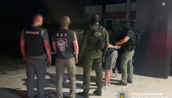 Правоохоронці України та Болгарії розгромили транснаціональну злочинну групу, що займалася незаконним обігом наркотиків.