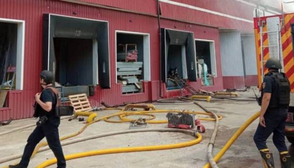 ПОРТАЛ новин 45 У Харкові після обстрілу російських військ спалахнули склади видавництва «Ранок».