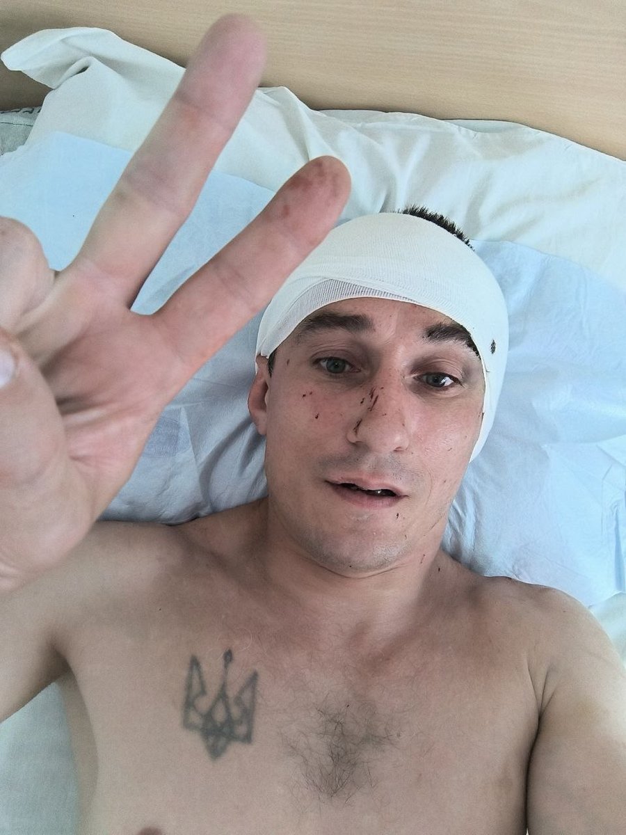 Пораненим дроном волонтер із Херсона знову рятує людей 4 Пораненим дроном волонтер із Херсона знову рятує людей 4