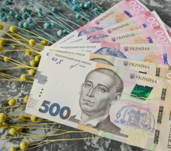 Прогноз зарплат в Україні до 2026: лідери та аутсайдери ринку праці