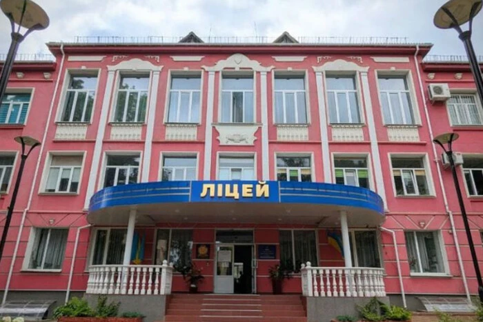 Три рівненські ліцеї визнали одними з найкращих в Україні за результатами НМТ-2026 2 НМТ-2026. Три ліцеї Рівного увійшли до списку найкращих в Україні