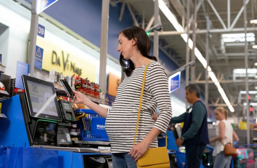 ПОРТАЛ новин 62 Walmart починає приймати Apple Pay та Google Pay