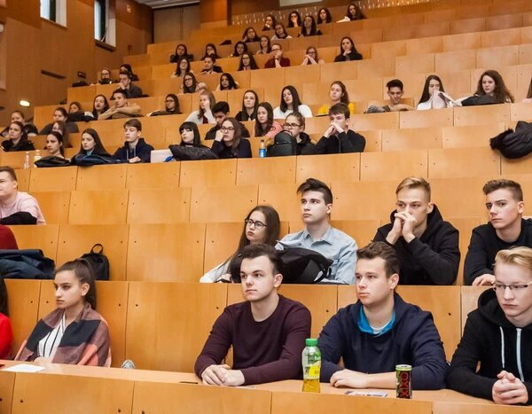 Топ-виші Києва: які університети приймають найбільше студентів