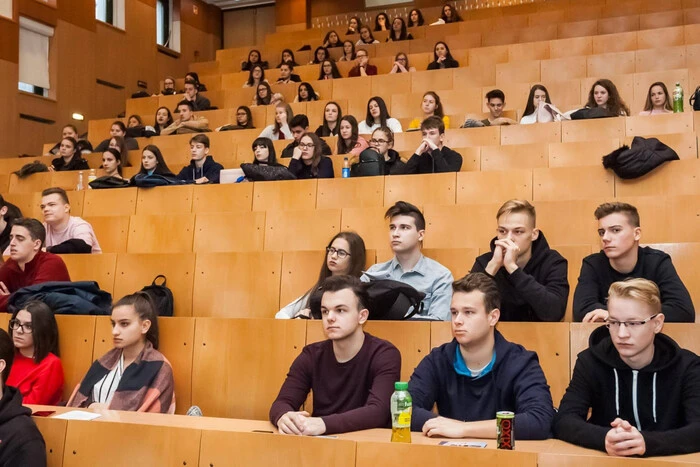Топ-виші Києва: які університети приймають найбільше студентів 35