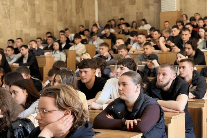 Навчання у вишах: як карантин та тривоги вплинуть на освітній процес 2 Пари у вишах під час тривог та відключень: пояснення Міносвіти