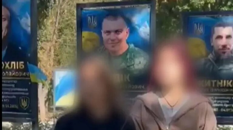 Школярки танцювали під російський трек біля портретів загиблих захисників на Харківщині 15 Школярки танцювали під російський трек біля портретів загиблих захисників на Харківщині 8
