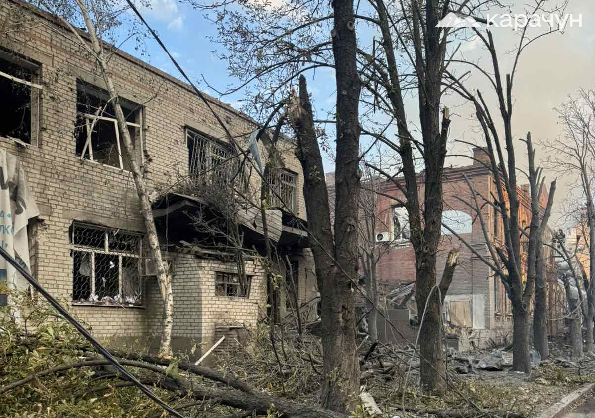 Російський авіаудар знищив редакцію газети "Вісті" у Слов'янську 4 Російський авіаудар знищив редакцію газети "Вісті" у Слов'янську 4