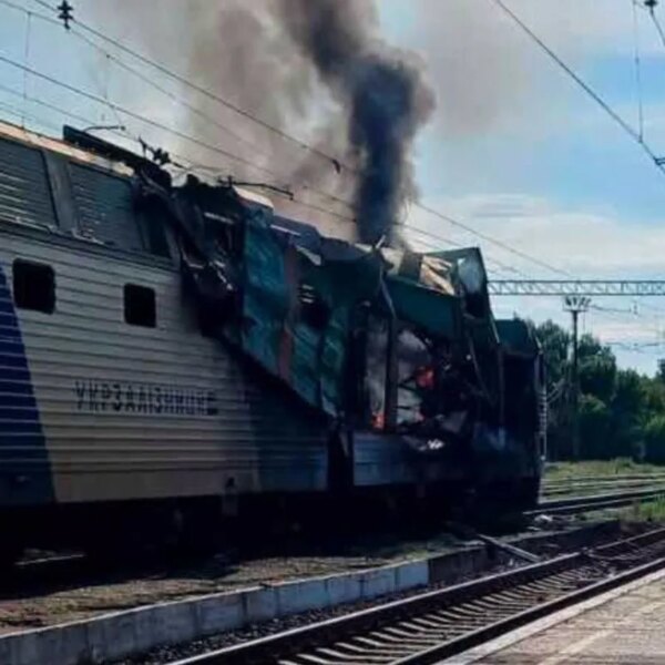 Росіяни обстріляли потяг Київ — Миколаїв: чи вдалося врятувати пасажирів