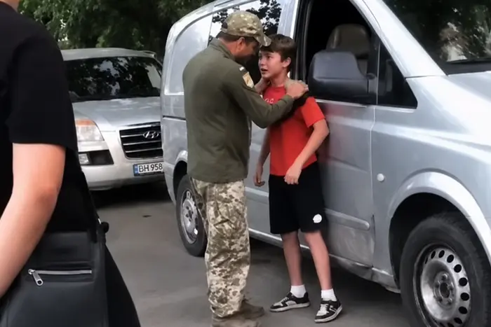 Одеський ТЦК та поліція з'ясовують обставини нападу військового на дитину 11