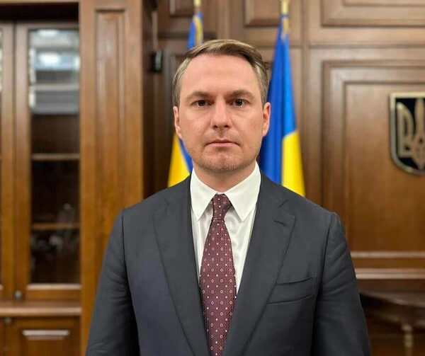 Генпрокурор повідомив про підозру директору НАБУ перед відрядженням за кордон