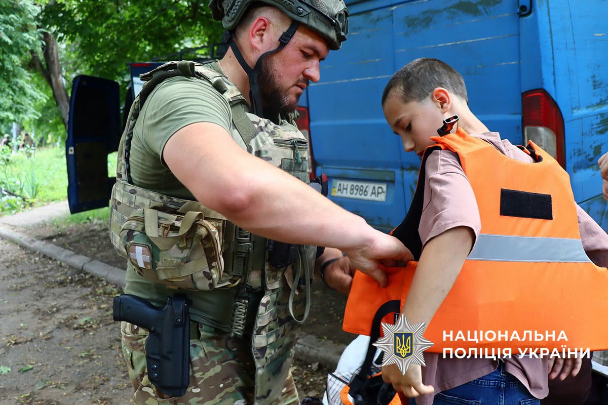 Врятували сотні родин з дітьми на Донеччині, Запоріжжі та Дніпровщині 2 Евакуація родин з дітьми