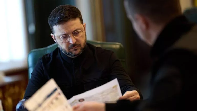 Зеленський запровадив санкції проти організаторів псевдовиборів на окупованих територіях 2 Президент Володимир Зеленський