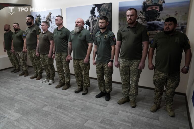 Тро готує командирів бригад: дев'ять офіцерів завершили навчання 1 Тро готує командирів бригад: дев'ять офіцерів завершили навчання 1