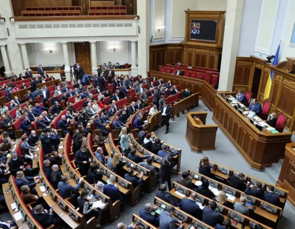 Двоє нардепів під загрозою втрати мандатів: деталі справи