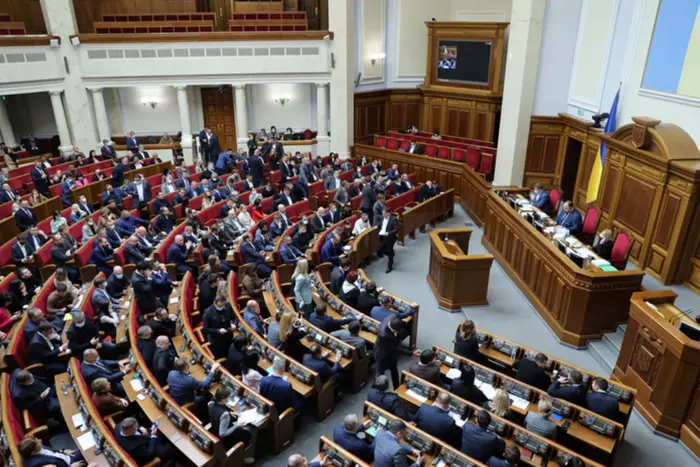 Двоє нардепів під загрозою втрати мандатів: деталі справи