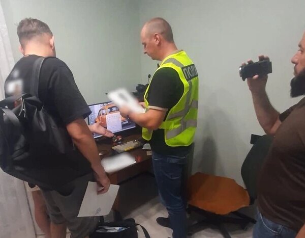 ПОРТАЛ новин 130 Продавали дівчат у секс-рабство до Азії: на Київщині викрито канал торгівлі людьми