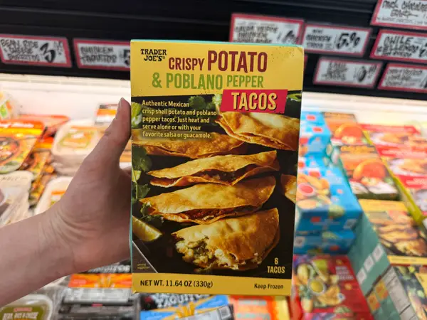 Тако з картоплею та перцем поблано від Trader Joe's