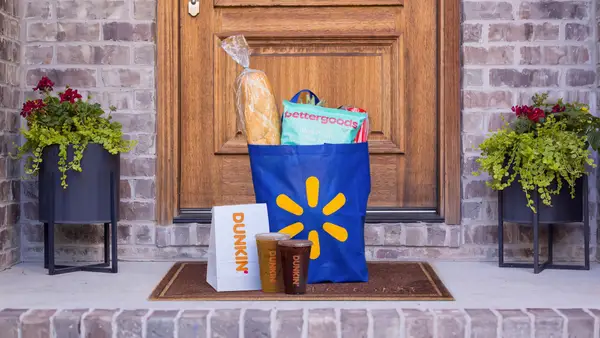 Walmart копіює конкурентів: доставка їжі – нова тактика для виходу на ринок 16 Замовлення продуктів Walmart з кавою Dunkin Donuts.