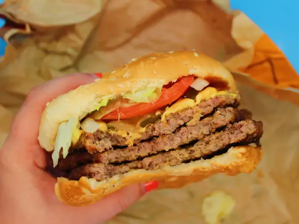 Найкращий чизбургер Burger King: оцінка смаку та цінності 26 Triple Whopper від Burger King