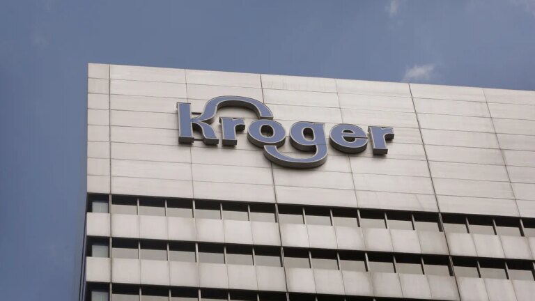 Kroger залучає ветерана Walmart для очолення операцій у магазинах 7 Kroger залучає ветерана Walmart для очолення операцій у магазинах 4