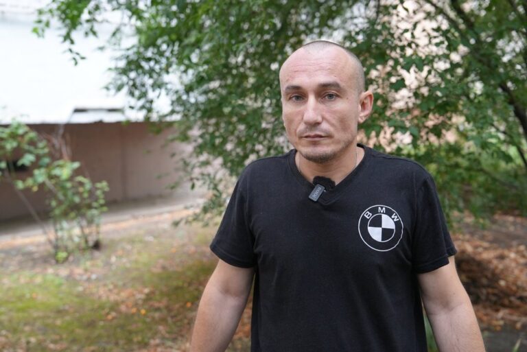 Пораненим дроном волонтер із Херсона знову рятує людей 14