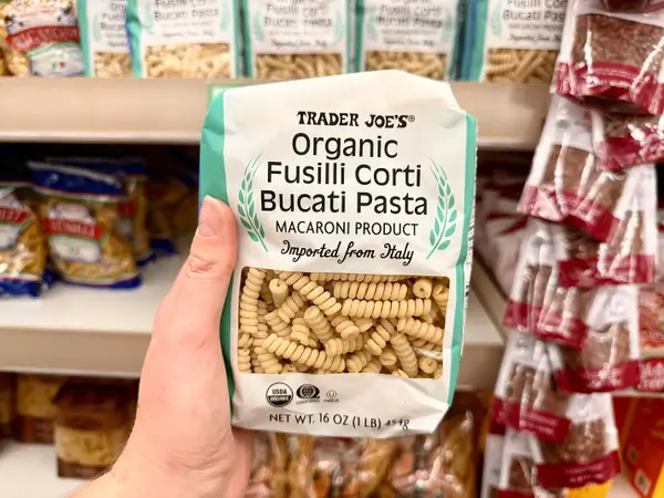 Органічна паста фузіллі корті букаті від Trader Joe's