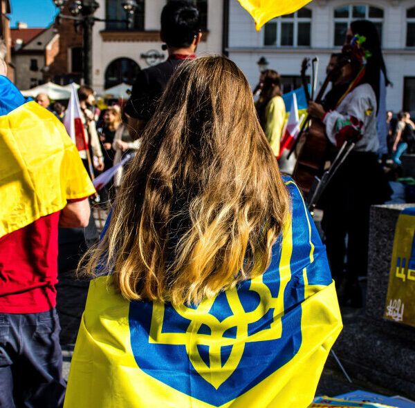 Українців із тимчасовим захистом у Польщі стає менше