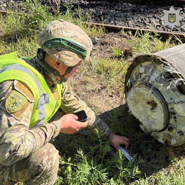 ПОРТАЛ новин 136 Частину гіперзвукової ракети знайшли в Києві після обстрілу