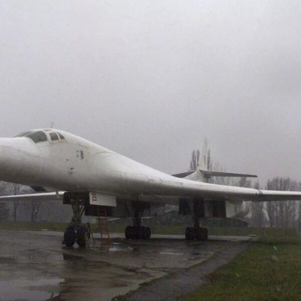 Ту-160: ракети, дальність, ціна та характеристики стратегічного бомбардувальника
