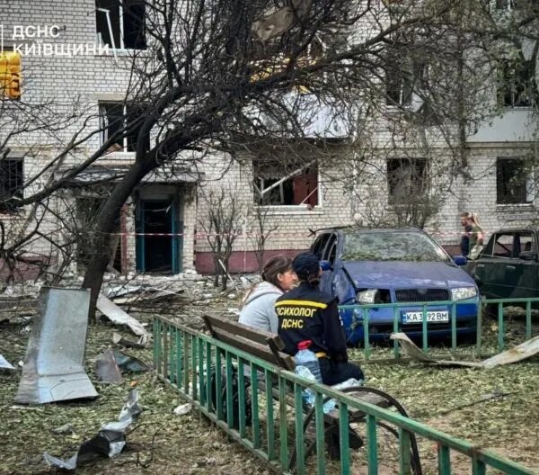 Росія вдарила по Києву: є жертви та зруйнована залізниця