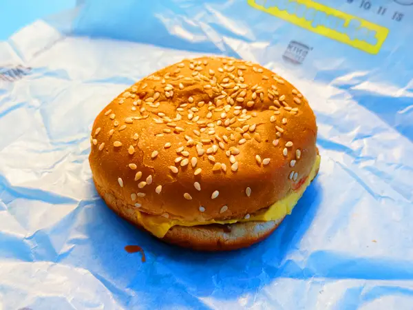 Найкращий чизбургер Burger King: оцінка смаку та цінності 18 Чизбургер від Burger King