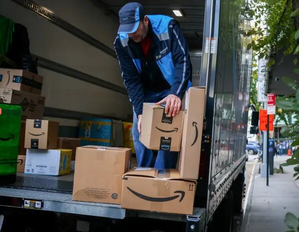 Amazon нарощує власну логістику: майже 90% посилок доставлятимуть самотужки