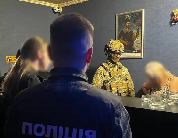 Пенсіонерка перетворила підвал на казино: вилучено півмільйона гривень