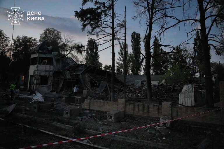 Нічна атака РФ: 12 загиблих мирних жителів на Київщині 14