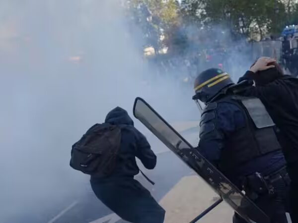 ПОРТАЛ новин 104 Франція розслідує 24 випадки дій поліції на учнівських протестах