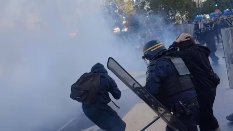 ПОРТАЛ новин 67 Франція розслідує 24 випадки дій поліції на учнівських протестах