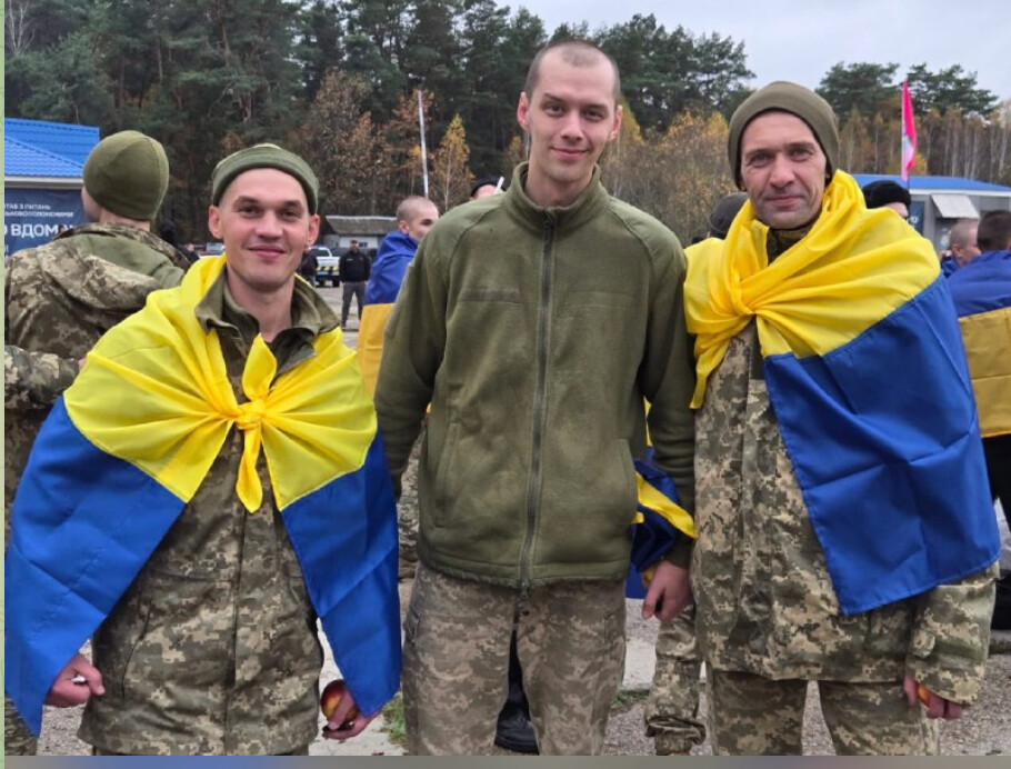 270 українців повернулися додому в межах третього етапу обміну 5 Захисники Маріуполя серед звільнених українців.
