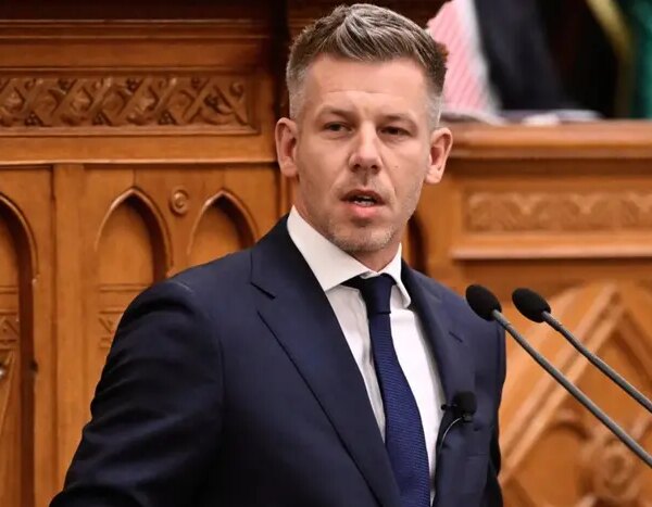 Угорського прем’єра допитали через підозру у крадіжці телефону