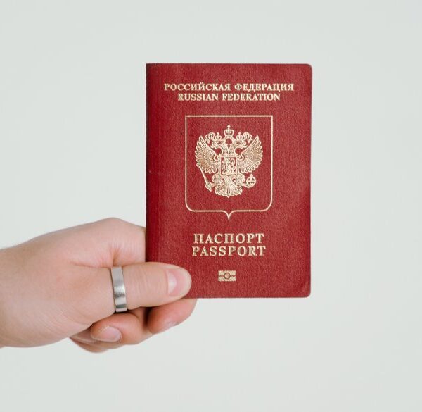 Росія роздала громадянство 19 пропагандистам, що розповсюджують кремлівські наративи