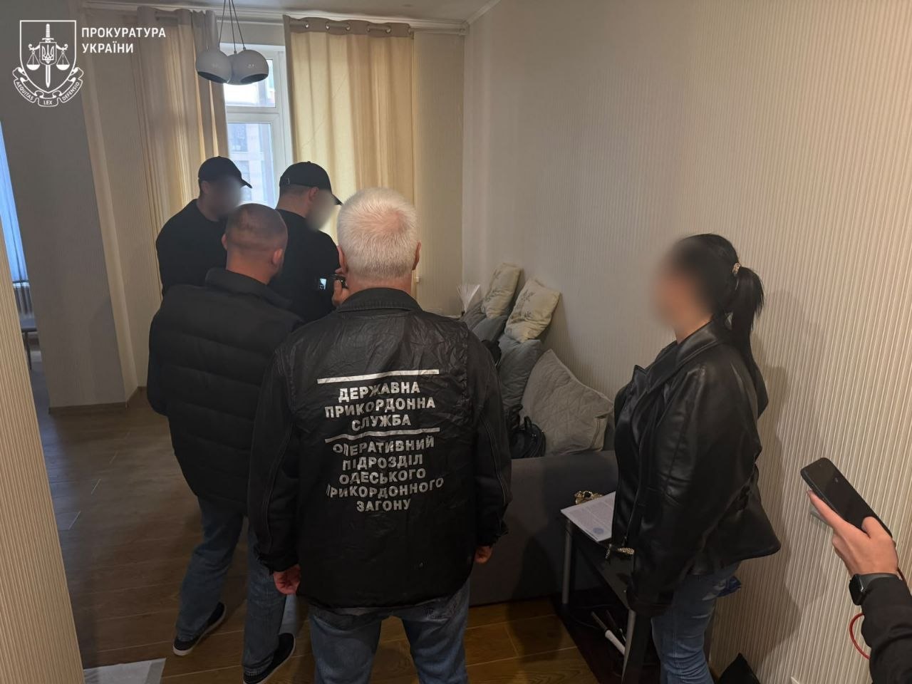 В Одесі викрили схему виїзду за кордон за $8500 через фіктивну інвалідність 8 Кадри спецоперації